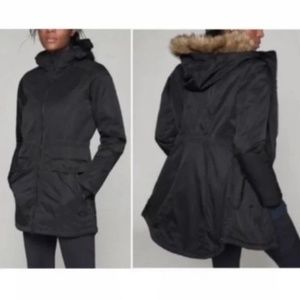 Athleta Summit Parka Faux Fur Hood Water Repellent Quilted Black Winter Coat